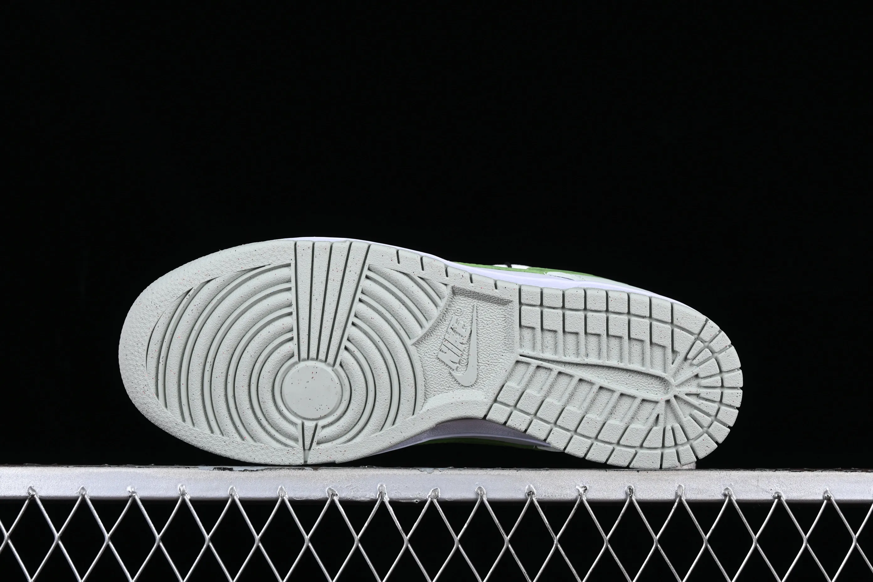 All categories Nk SB Dunk series Nk SB Dunk Low low-top sneakers Nk Dunk Low "White Mint" light green strap deconstruction SB smashed backboard fashion casual sneakers DN1431-102
